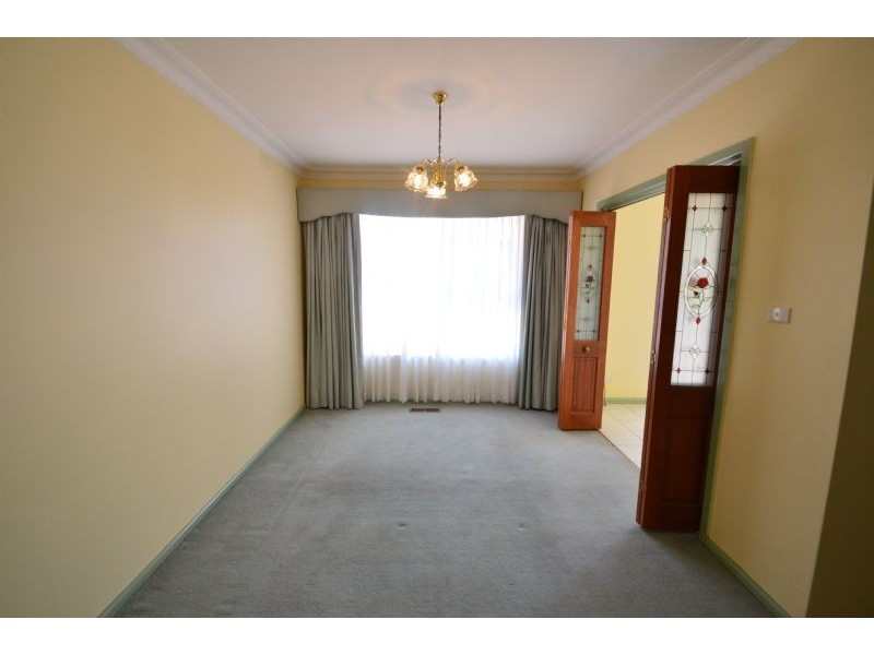 77 Benwerrin Drive, Burwood East VIC 3151