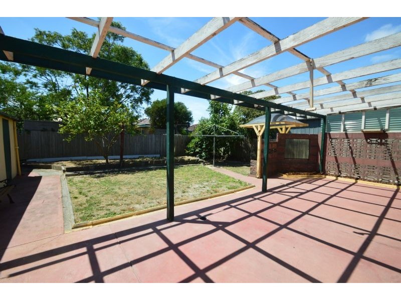 77 Benwerrin Drive, Burwood East VIC 3151