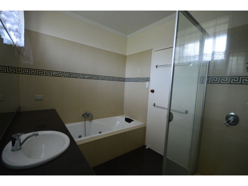 2 Mandowie Road, Glen Waverley VIC 3150