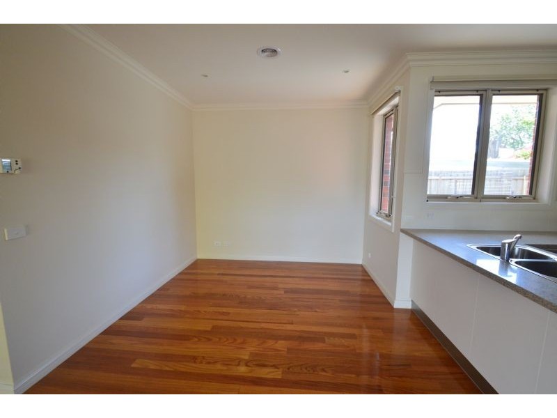 2/27 Burton Street, Chadstone VIC 3148