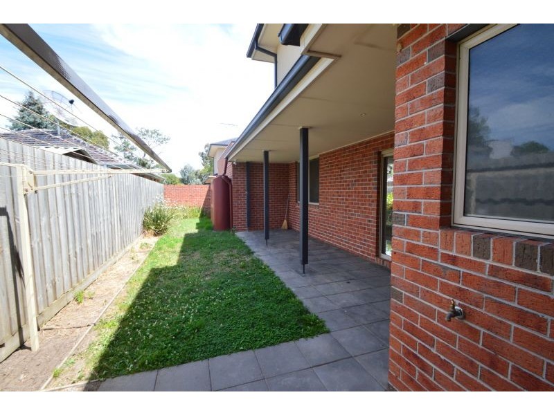 2/27 Burton Street, Chadstone VIC 3148