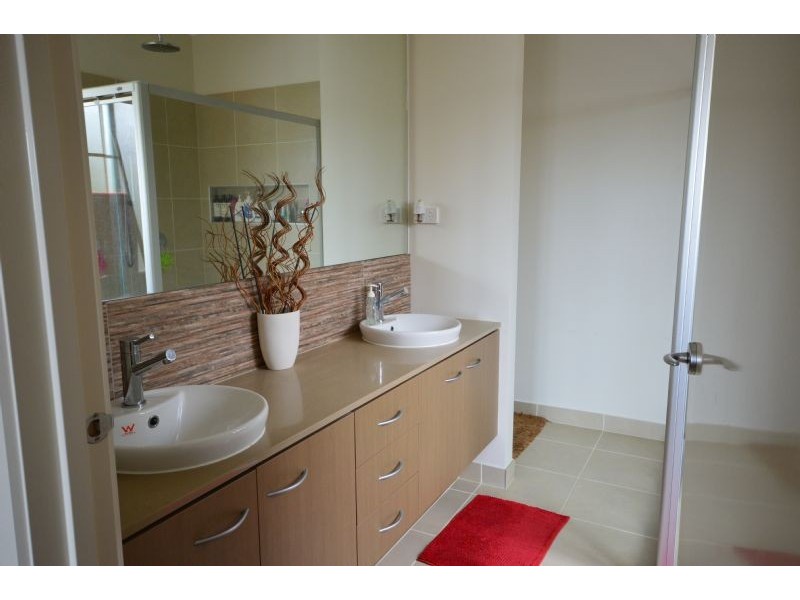 12 Railway Avenue, Ashwood VIC 3147