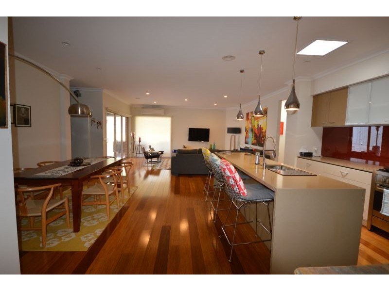 12 Railway Avenue, Ashwood VIC 3147