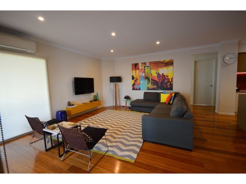 12 Railway Avenue, Ashwood VIC 3147