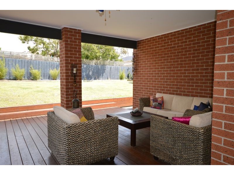 12 Railway Avenue, Ashwood VIC 3147