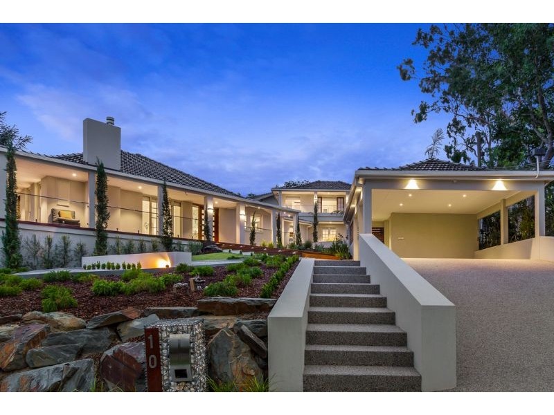 10 Pleasant View Crescent, Wheelers Hill VIC 3150