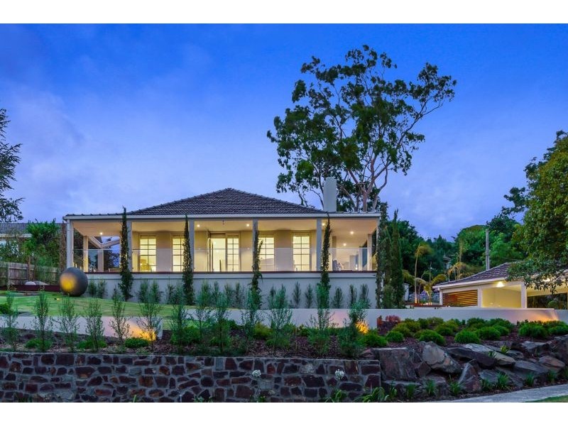 10 Pleasant View Crescent, Wheelers Hill VIC 3150