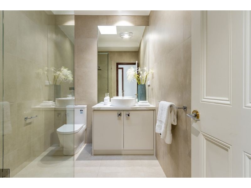 10 Pleasant View Crescent, Wheelers Hill VIC 3150