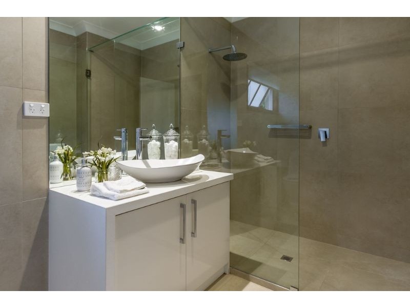 10 Pleasant View Crescent, Wheelers Hill VIC 3150