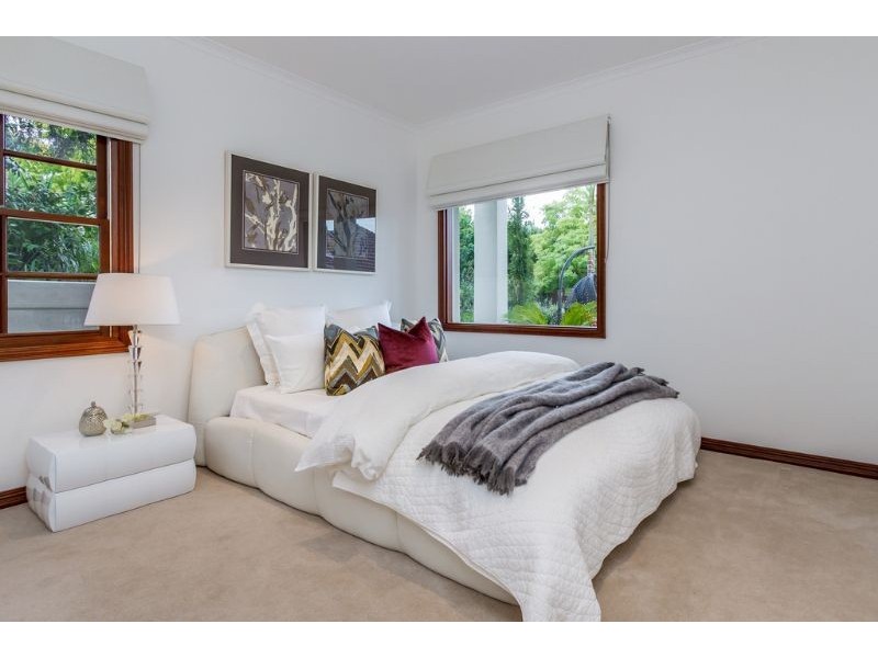 10 Pleasant View Crescent, Wheelers Hill VIC 3150