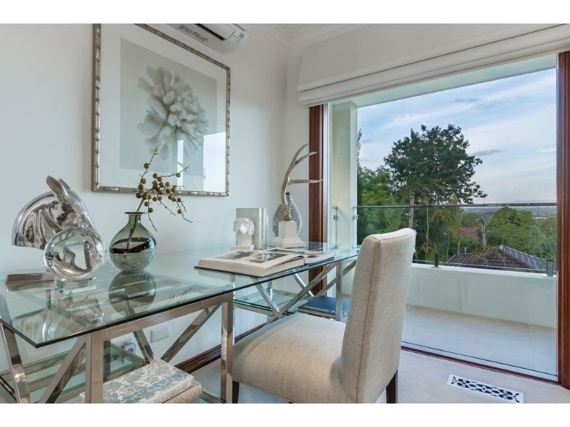 10 Pleasant View Crescent, Wheelers Hill VIC 3150