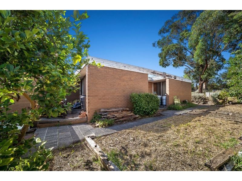 2 Kingsley Grove, Mount Waverley VIC 3149