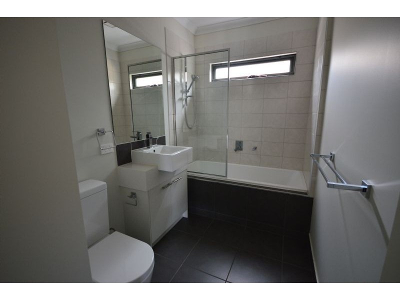 23 Old School Road, Notting Hill VIC 3168