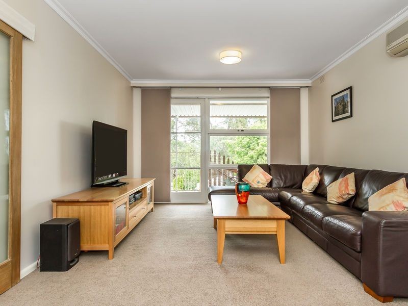 85 Hinkler Road East, Glen Waverley VIC 3150