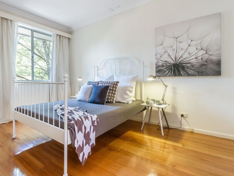 39 Packham Crescent, Glen Waverley VIC 3150