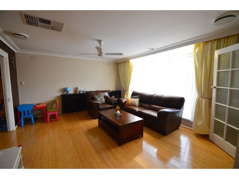 18 Mudgee Street, Burwood East VIC 3151