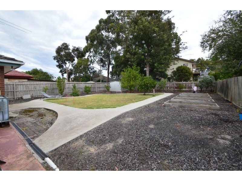 18 Mudgee Street, Burwood East VIC 3151