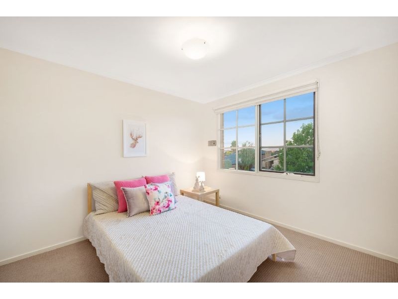 32 Chippendale Terrace, Burwood East VIC 3151
