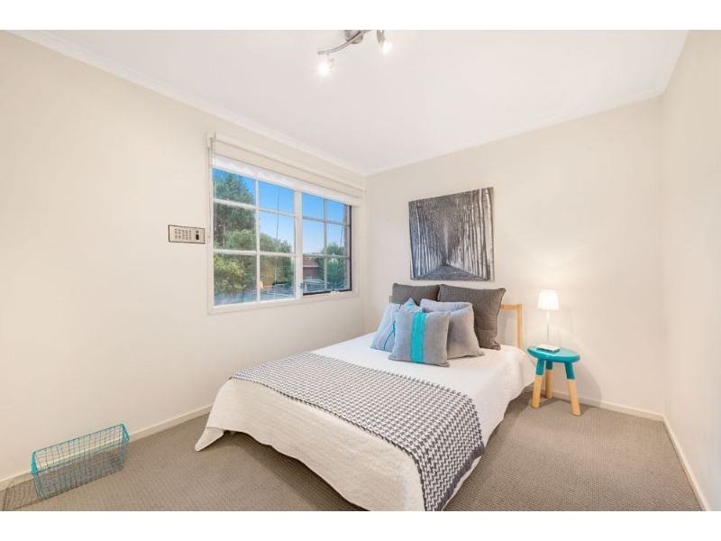 32 Chippendale Terrace, Burwood East VIC 3151