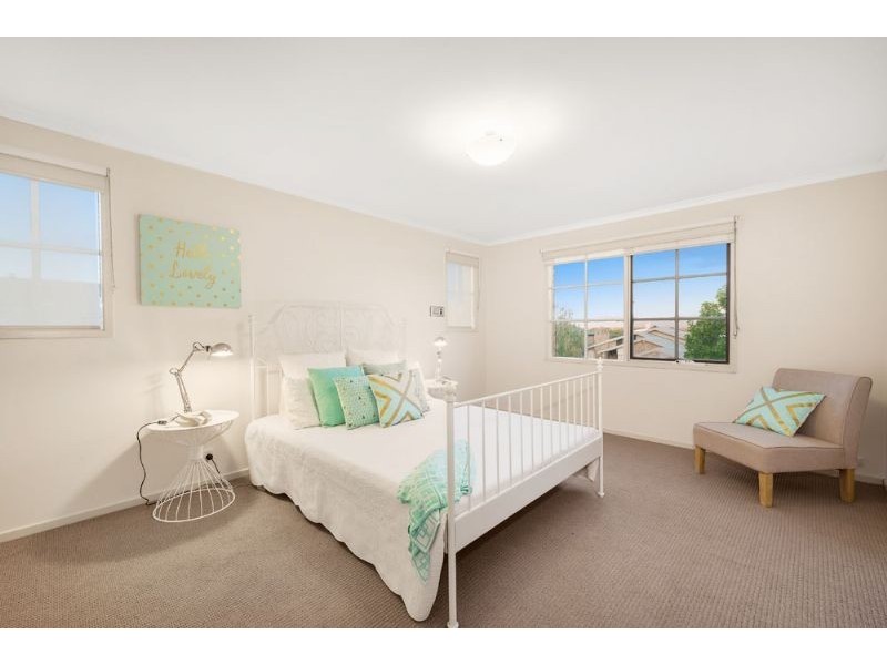 32 Chippendale Terrace, Burwood East VIC 3151