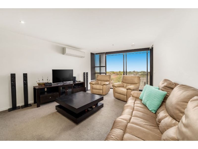 303/175 Kangaroo Road, Hughesdale VIC 3166