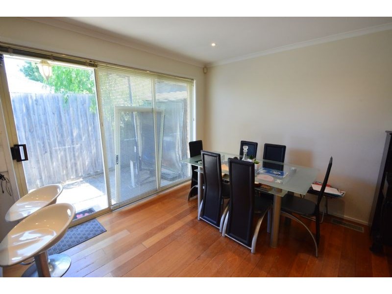 2/9 Surrey Road, Mount Waverley VIC 3149