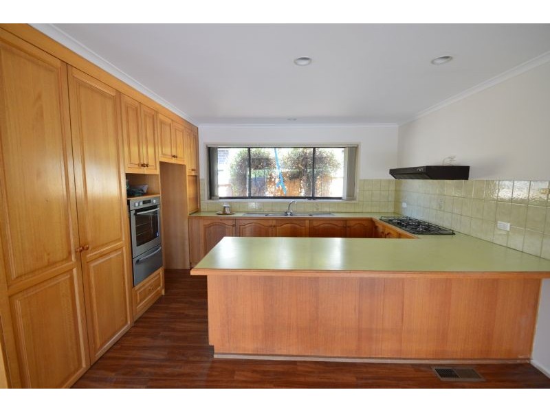 8 Melanie Court, Mount Waverley VIC 3149