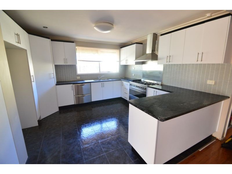 15 Fourth Avenue, Rowville VIC 3178