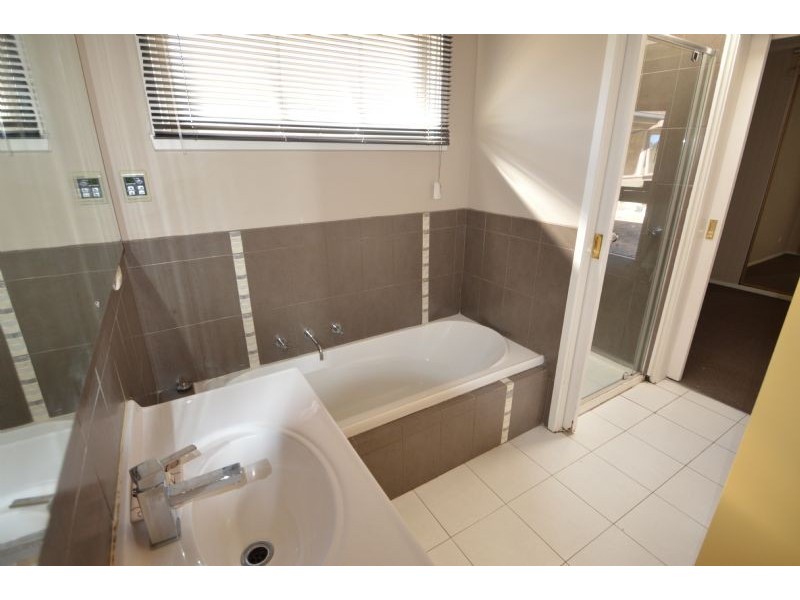 15 Fourth Avenue, Rowville VIC 3178