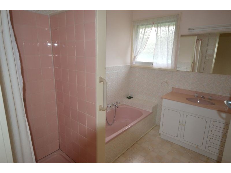 26 Raymond Street, Ashwood VIC 3147