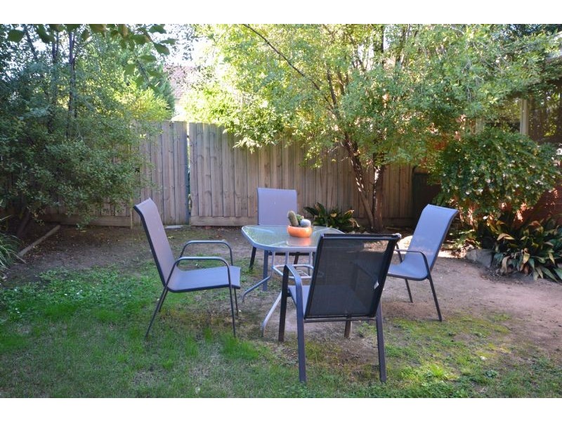 2/25 Cornell Street, Camberwell VIC 3124