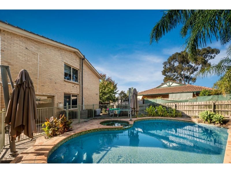 14 Lemana Crescent, Mount Waverley VIC 3149
