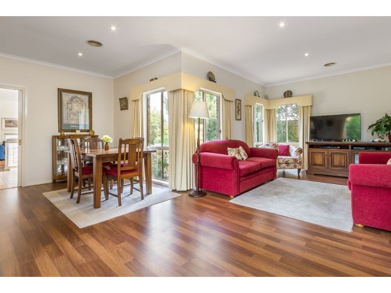 11 Winter Way, Glen Waverley VIC 3150