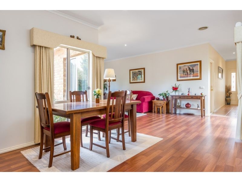 11 Winter Way, Glen Waverley VIC 3150