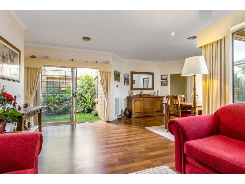 11 Winter Way, Glen Waverley VIC 3150