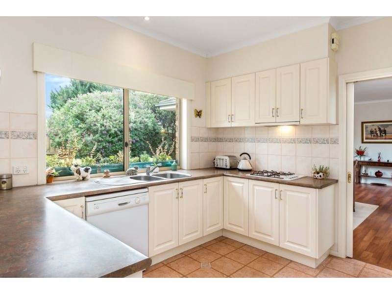 11 Winter Way, Glen Waverley VIC 3150