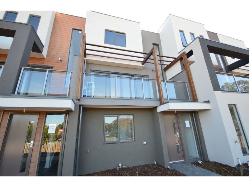 8 Parkland Place, Notting Hill VIC 3168