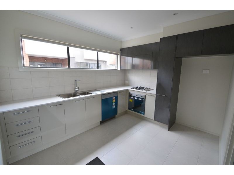 8 Parkland Place, Notting Hill VIC 3168