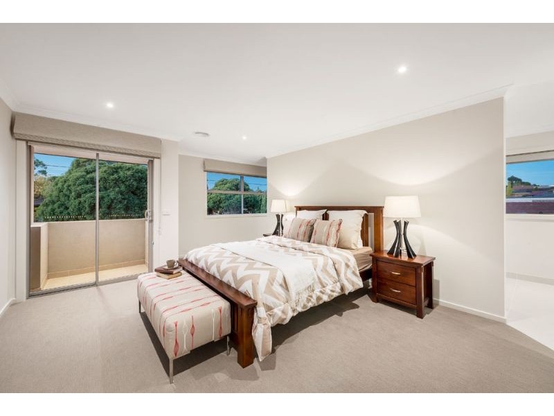 10 Radleigh Drive, Wheelers Hill VIC 3150