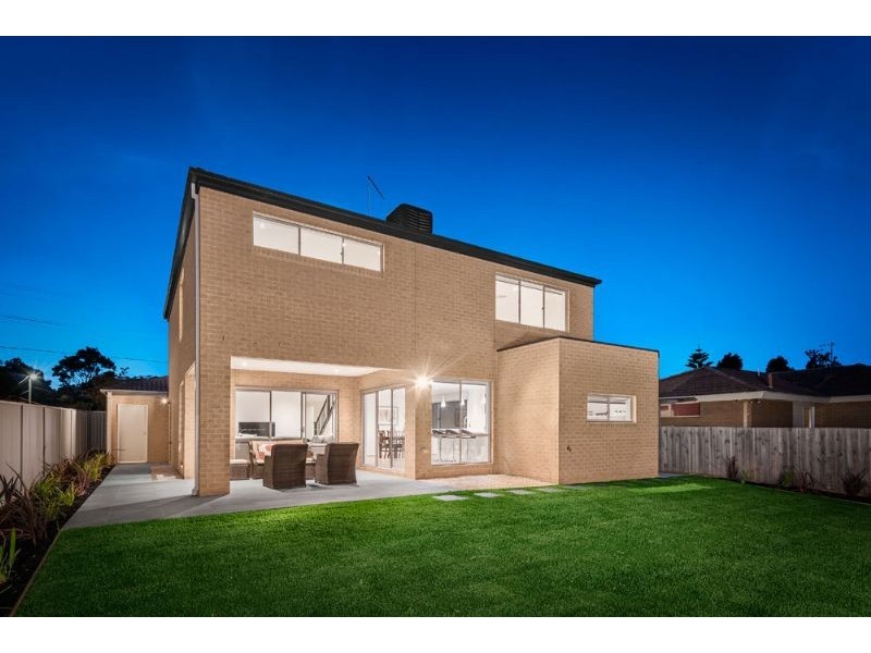 10 Radleigh Drive, Wheelers Hill VIC 3150