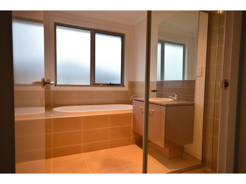 19A Milloo Crescent, Mount Waverley VIC 3149