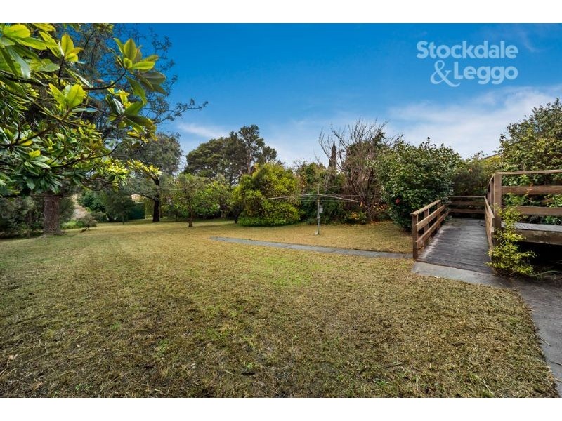 7 Churchill Avenue, Chadstone VIC 3148