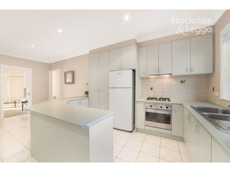 2/16 Therese Avenue, Mount Waverley VIC 3149