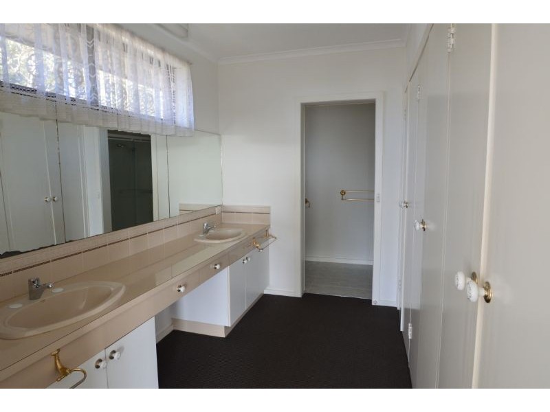 29 Winterton Drive, Wheelers Hill VIC 3150