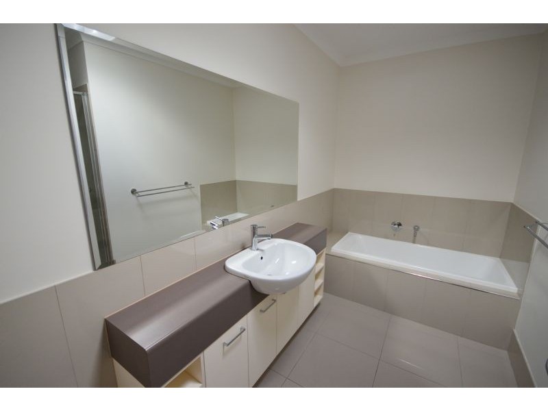 2/10 Hadkinson Street, Clayton South VIC 3169