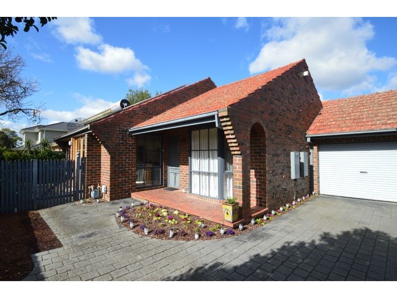 2/94 Blackburn Road, Glen Waverley VIC 3150