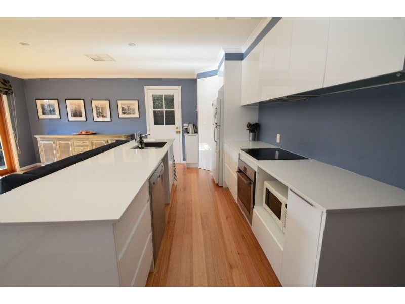 2/94 Blackburn Road, Glen Waverley VIC 3150