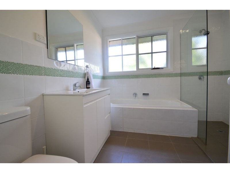 2/94 Blackburn Road, Glen Waverley VIC 3150