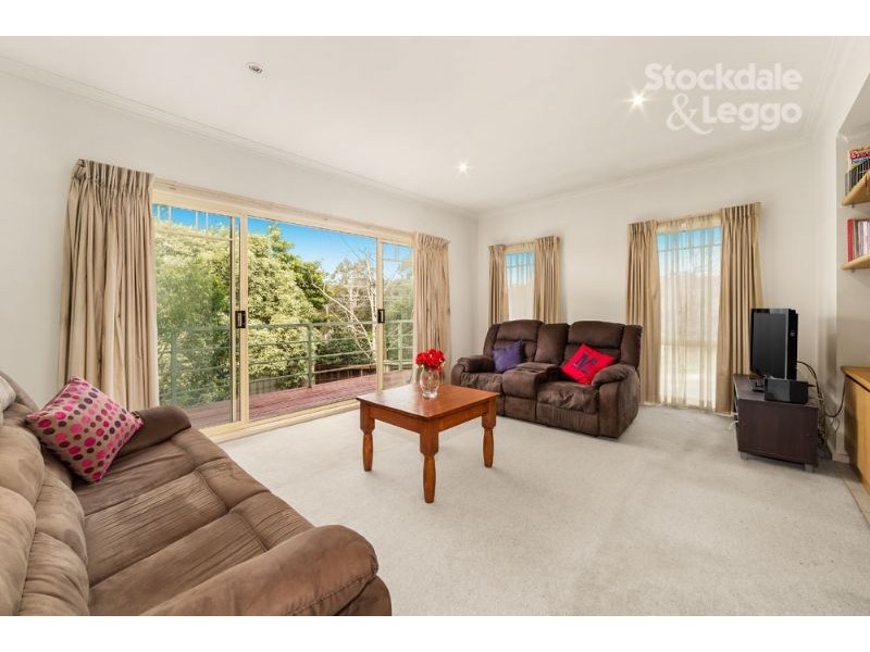 26 Aurisch Avenue, Glen Waverley VIC 3150