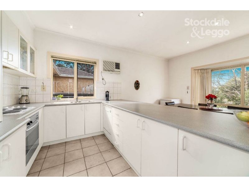 26 Aurisch Avenue, Glen Waverley VIC 3150